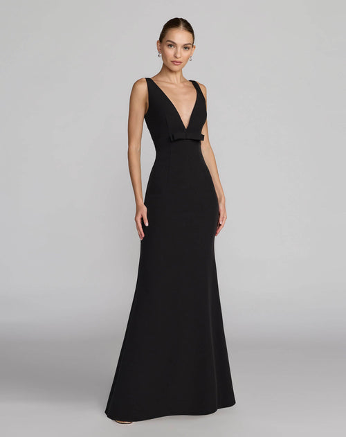 Petite Black Sleeveless V Neck Mermaid Gown With Bow