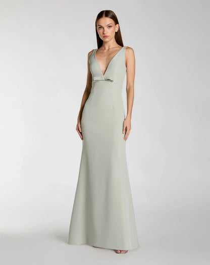 Petite Green Crepe V-Neck Mermaid Gown with Bow