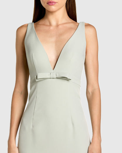 Petite Green Crepe V-Neck Mermaid Gown with Bow
